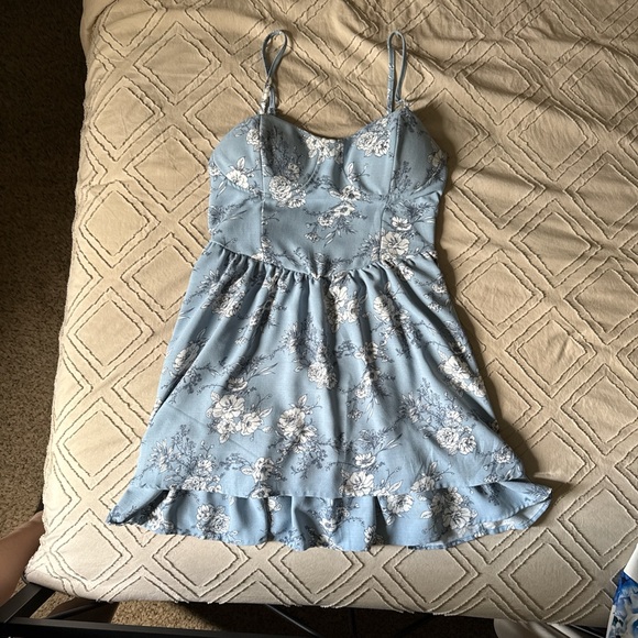 Forever 21 Dresses & Skirts - Forever 21 Blue Floral Midi Dress